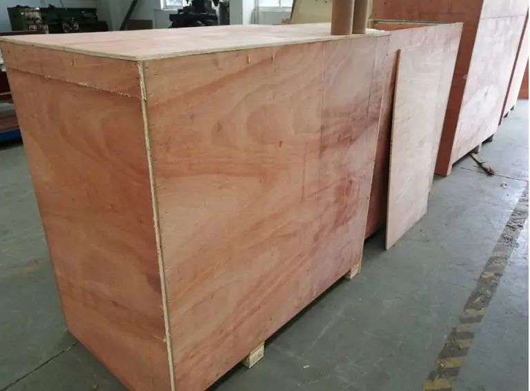 plastic machine shipment with wooden pack less containers